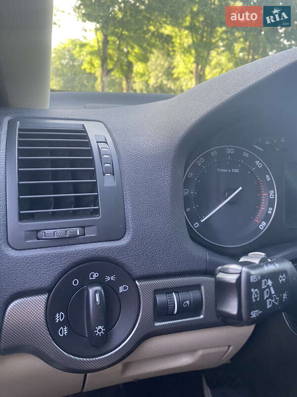 Универсал Skoda Octavia 2006 в Ровно