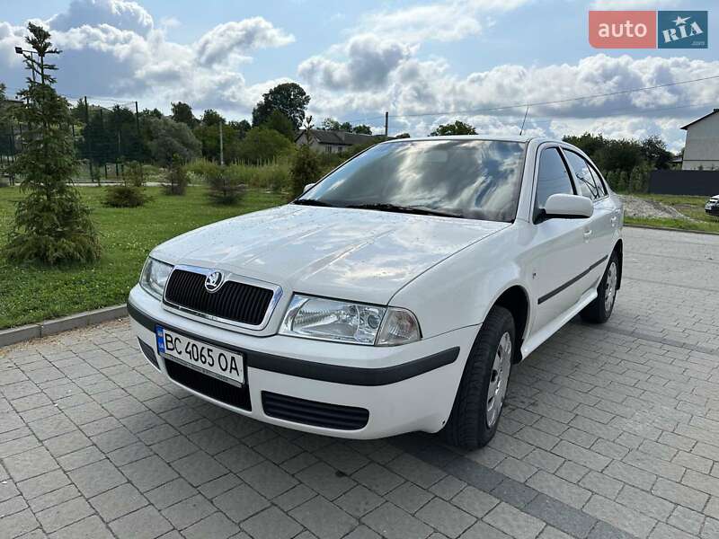 Лифтбек Skoda Octavia 2005 в 
