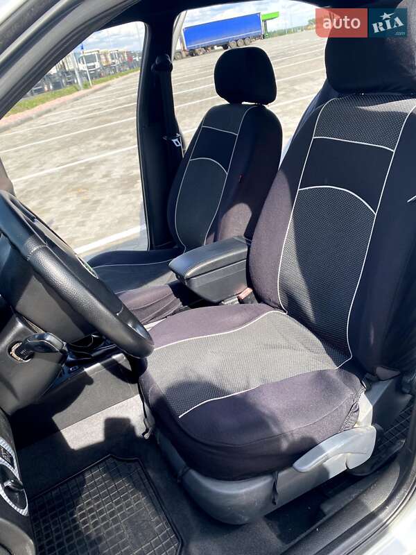 Ліфтбек Skoda Octavia 2003 в Житомирі