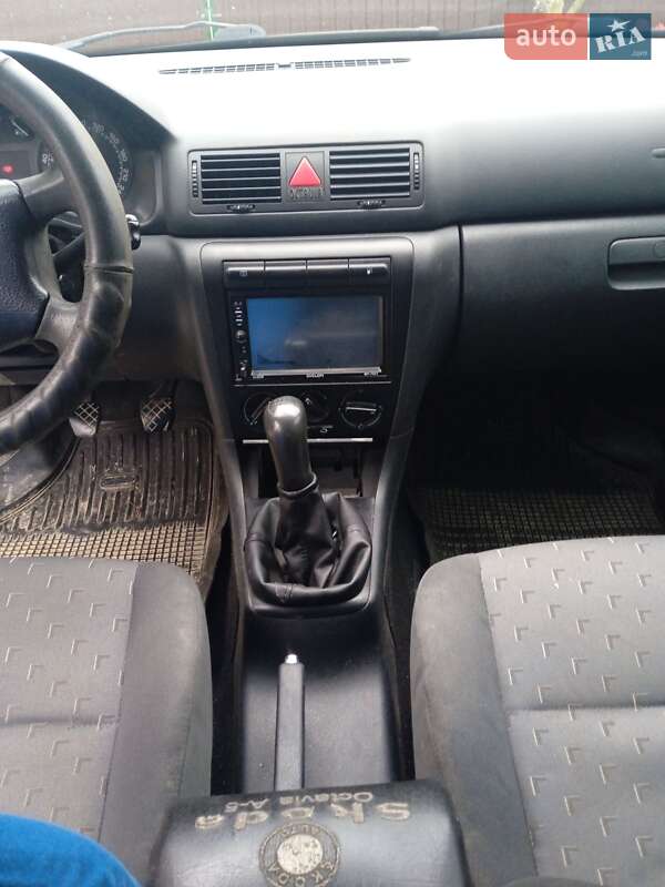 Лифтбек Skoda Octavia 2008 в Тячеве