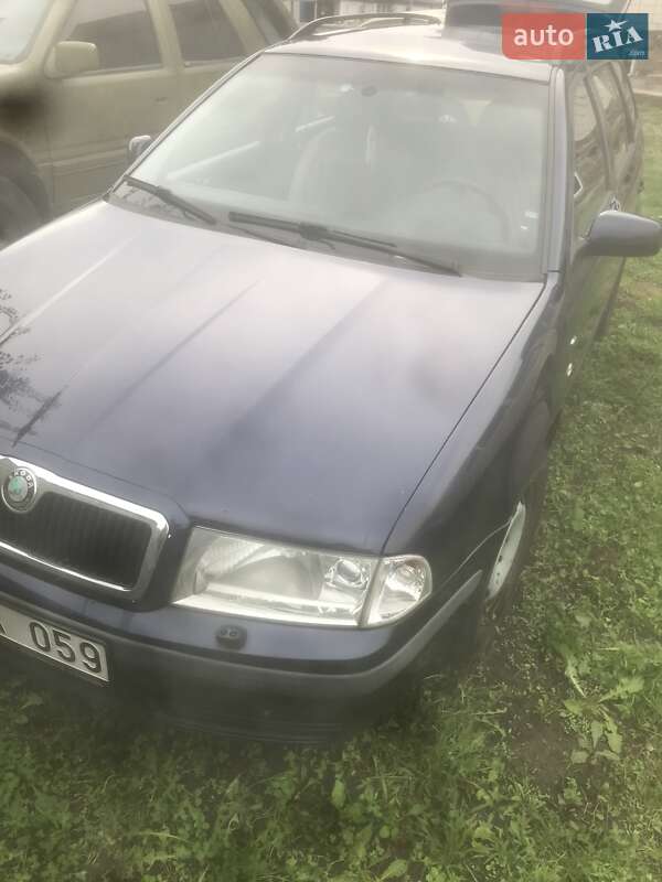 Универсал Skoda Octavia 2001 в Драбове