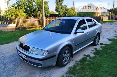 Лифтбек Skoda Octavia 2003 в Ровно