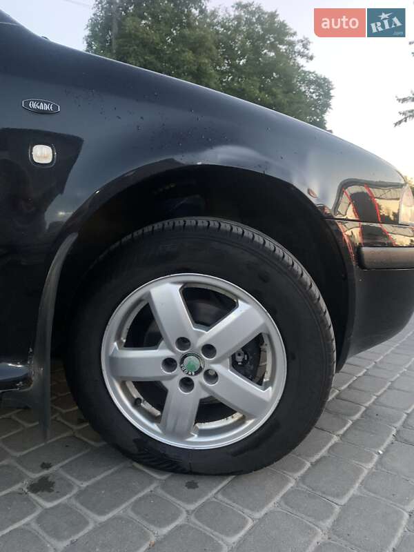 Лифтбек Skoda Octavia 2004 в Львове