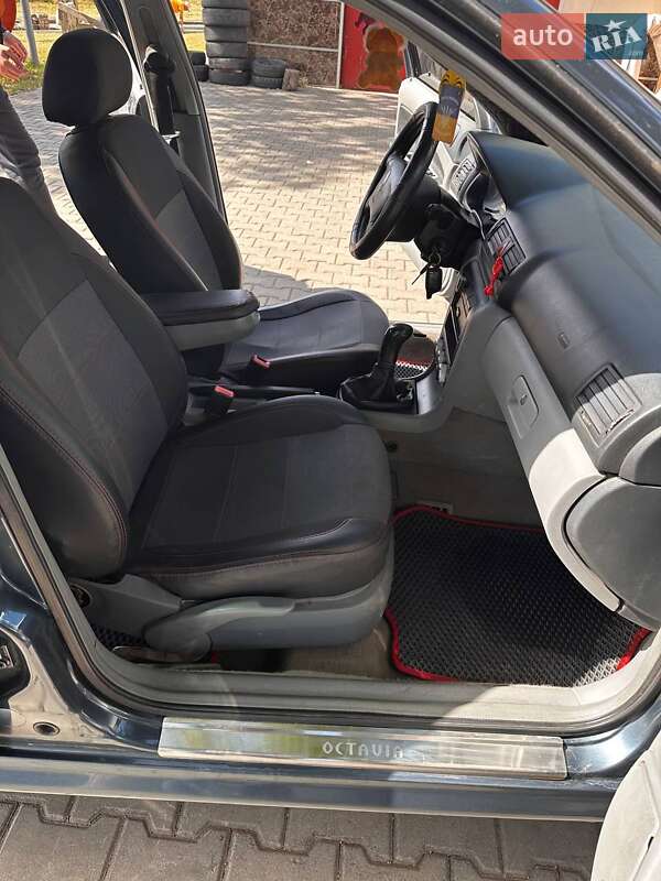 Ліфтбек Skoda Octavia 1999 в Лозовій
