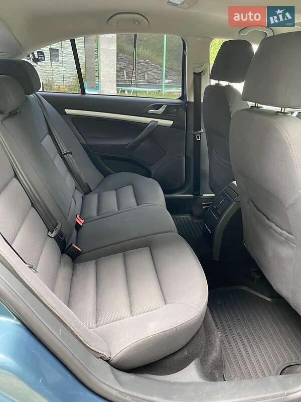Лифтбек Skoda Octavia 2005 в Тячеве