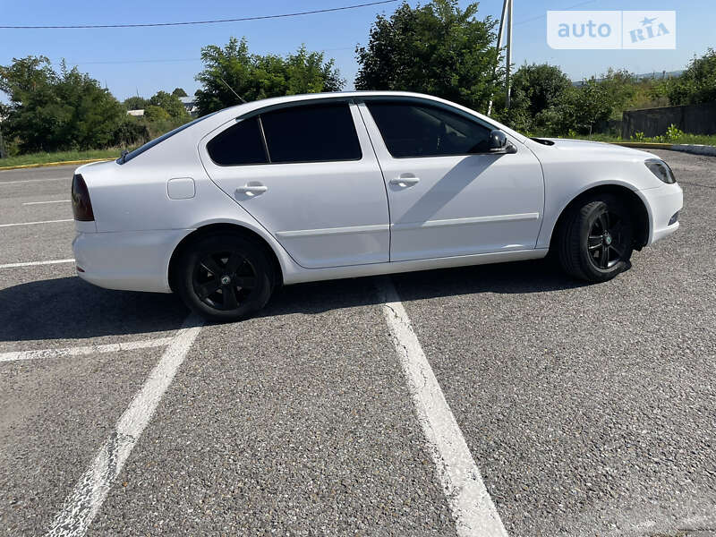 Ліфтбек Skoda Octavia 2012 в Чернівцях