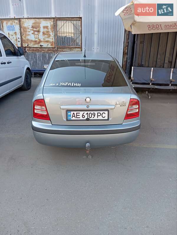 Лифтбек Skoda Octavia 2002 в Днепре