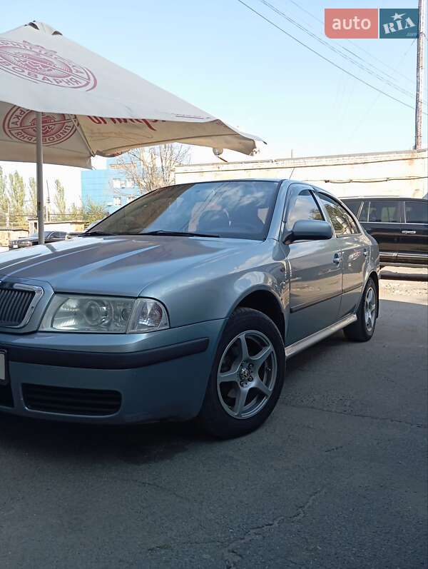 Лифтбек Skoda Octavia 2002 в Днепре