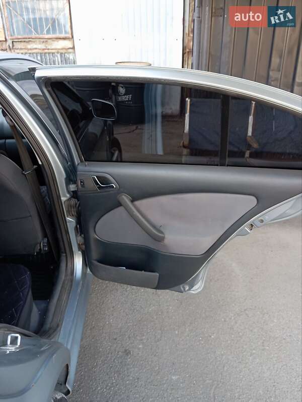 Лифтбек Skoda Octavia 2002 в Днепре