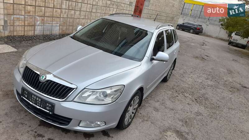 Универсал Skoda Octavia 2011 в Виннице