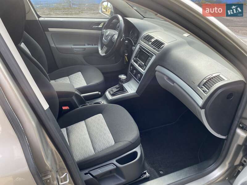 Ліфтбек Skoda Octavia 2011 в Лебедині