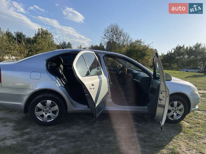 Лифтбек Skoda Octavia 2011 в Львове