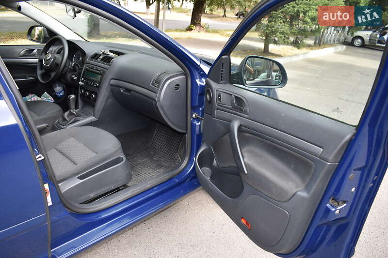 Універсал Skoda Octavia 2011 в Черкасах