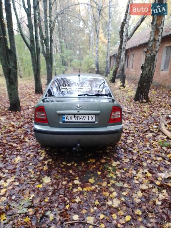 Лифтбек Skoda Octavia 2002 в Богодухове