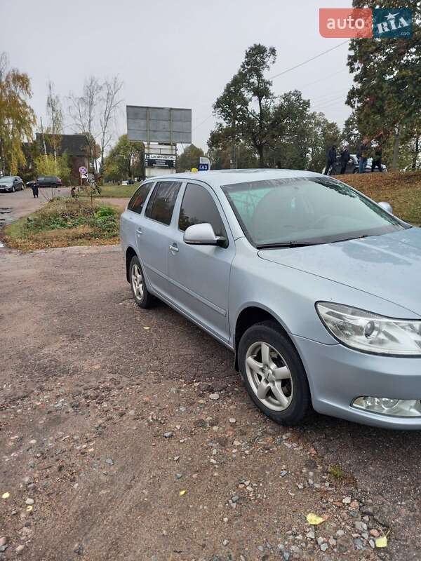 Универсал Skoda Octavia 2010 в Чернигове