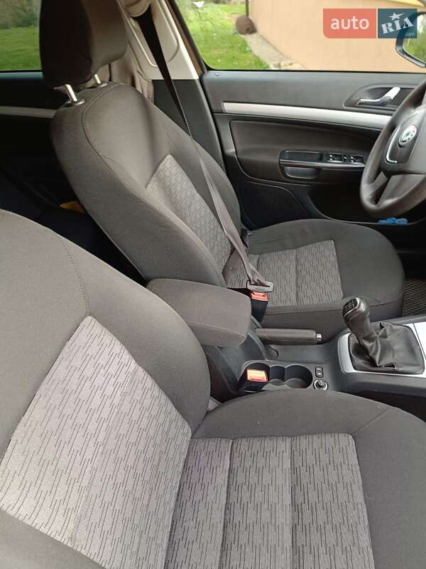 Ліфтбек Skoda Octavia 2011 в Самборі