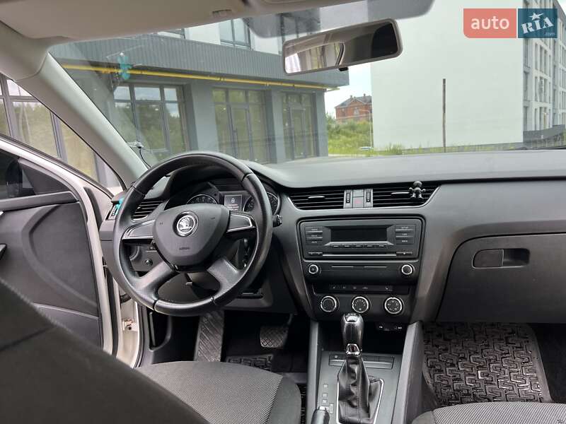 Универсал Skoda Octavia 2013 в Новояворовске