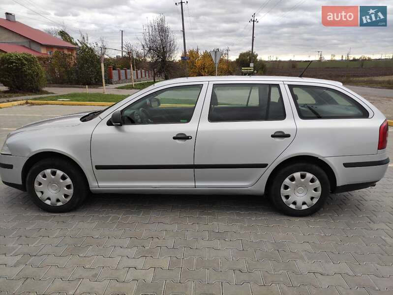 Универсал Skoda Octavia 2012 в Ичне