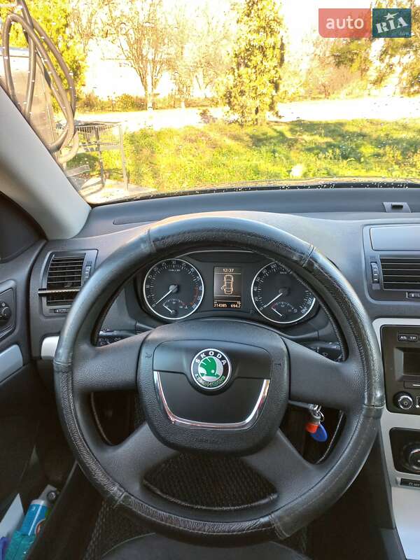 Универсал Skoda Octavia 2011 в Пирятине