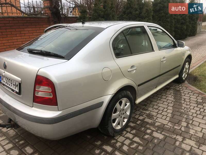 Лифтбек Skoda Octavia 2003 в Луцке