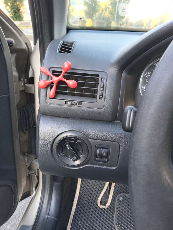 Ліфтбек Skoda Octavia 2005 в Южноукраїнську
