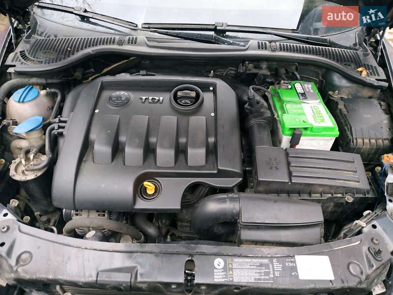 Лифтбек Skoda Octavia 2010 в Костополе