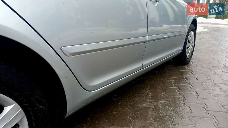 Универсал Skoda Octavia 2009 в Киеве фото 7 Универсал Skoda Octavia 2009 в Киеве