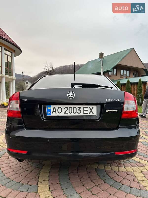 Лифтбек Skoda Octavia 2012 в Тячеве