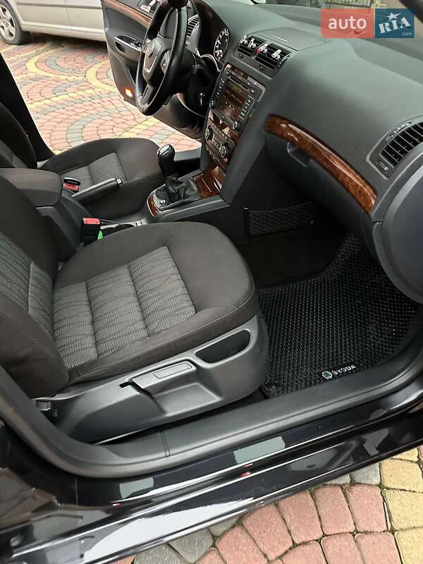 Лифтбек Skoda Octavia 2012 в Тячеве