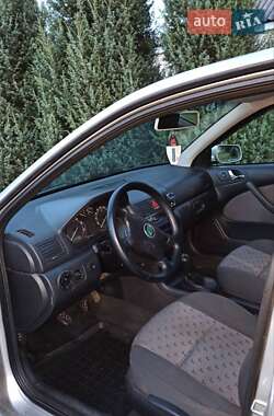 Лифтбек Skoda Octavia 2006 в Лебедине