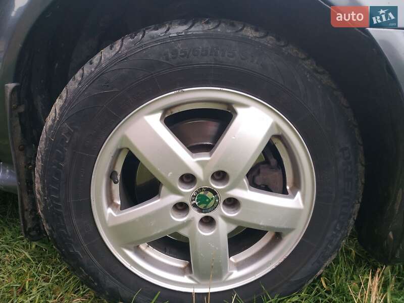 Універсал Skoda Octavia 2004 в Надвірній