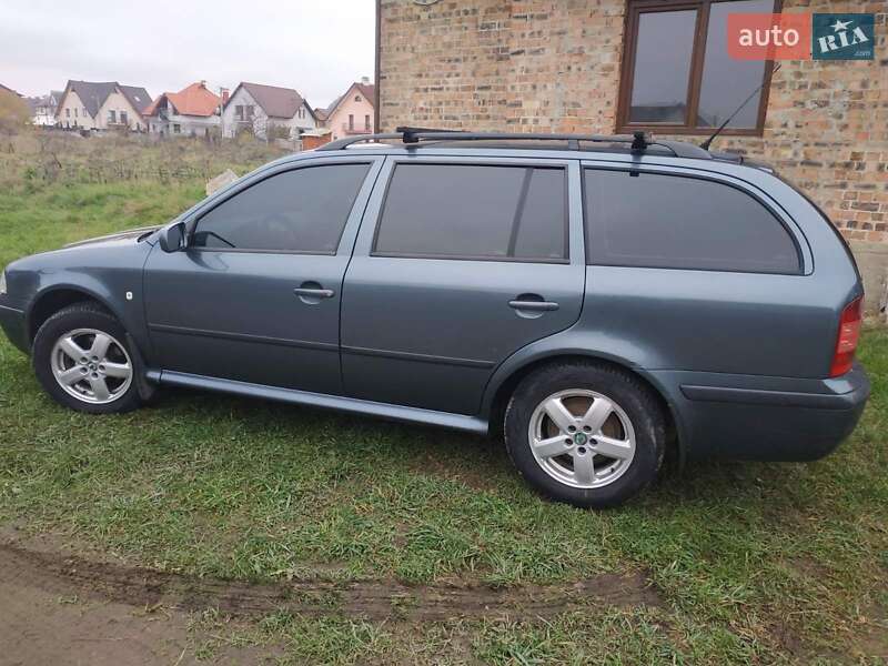 Універсал Skoda Octavia 2004 в Надвірній