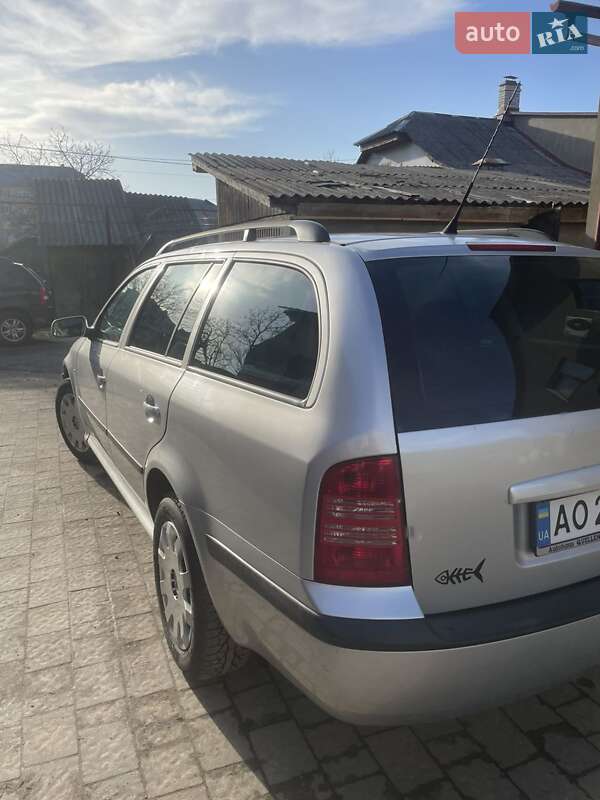 Универсал Skoda Octavia 2003 в Сваляве