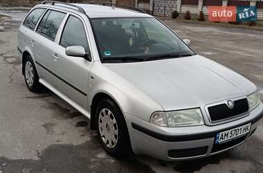 Універсал Skoda Octavia 2004 в Звягелі