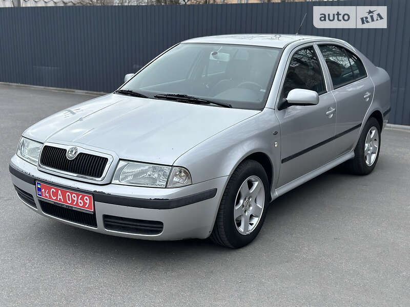 Лифтбек Skoda Octavia 2003 в Днепре