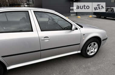 Лифтбек Skoda Octavia 2003 в Днепре