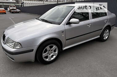 Лифтбек Skoda Octavia 2003 в Днепре