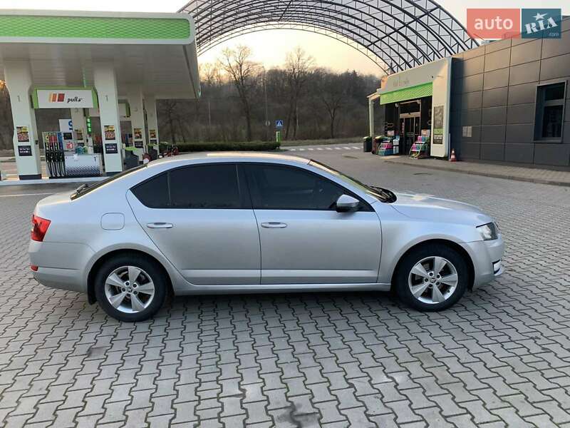 Лифтбек Skoda Octavia 2015 в Иршаве