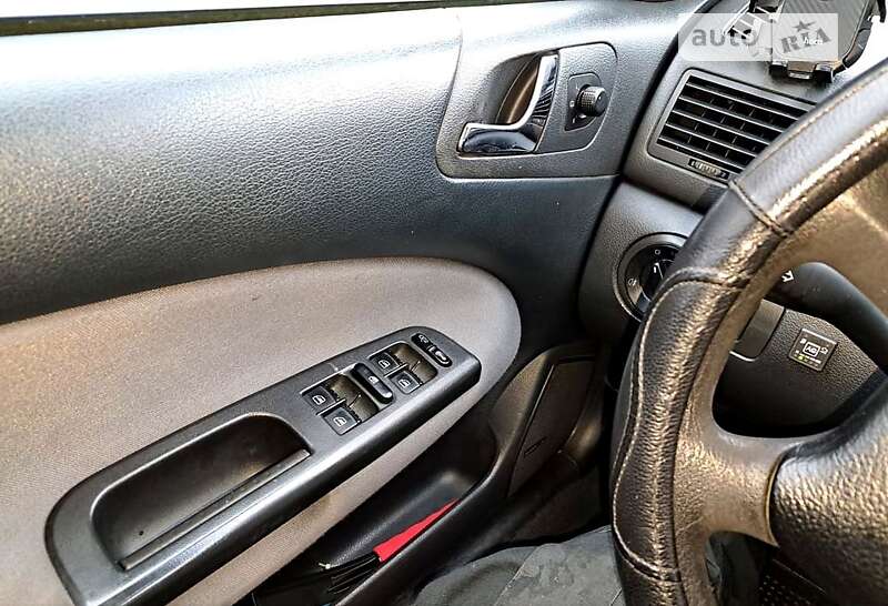 Ліфтбек Skoda Octavia 2006 в Драбіву