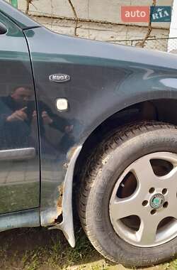 Лифтбек Skoda Octavia 2002 в 