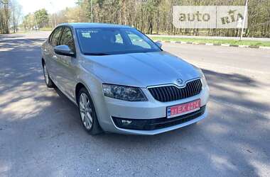 Лифтбек Skoda Octavia 2015 в Луцке