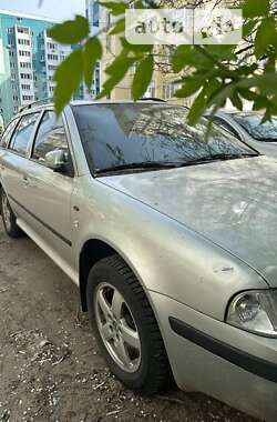 Універсал Skoda Octavia 2003 в Харкові