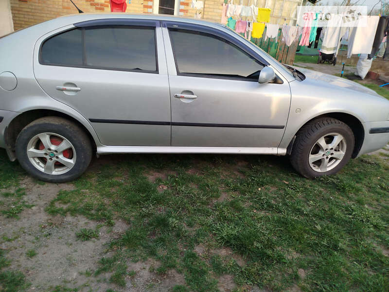 Лифтбек Skoda Octavia 2004 в Радомышле