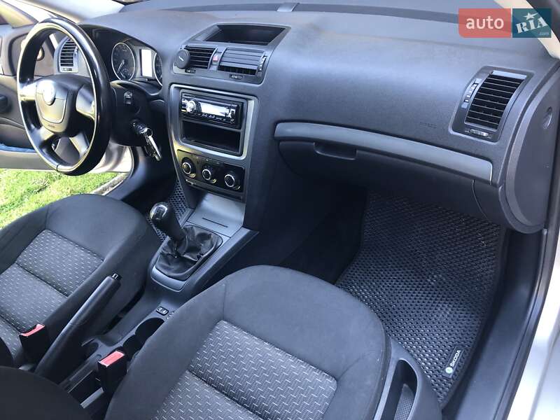 Лифтбек Skoda Octavia 2012 в Старом Самборе