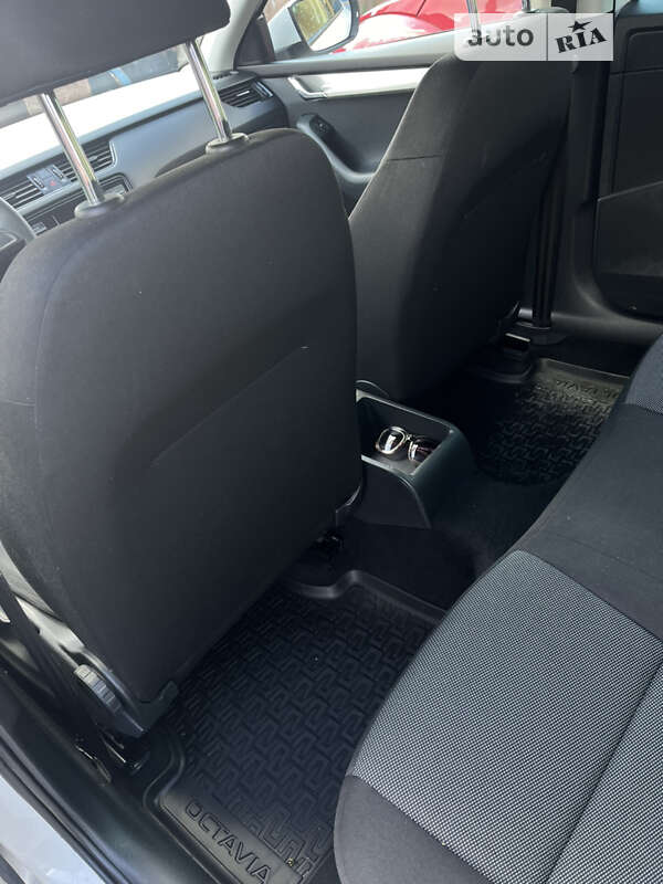 Лифтбек Skoda Octavia 2016 в Луцке