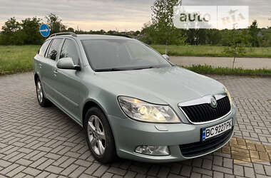 Універсал Skoda Octavia 2012 в Дрогобичі