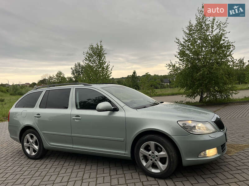 Універсал Skoda Octavia 2012 в Дрогобичі