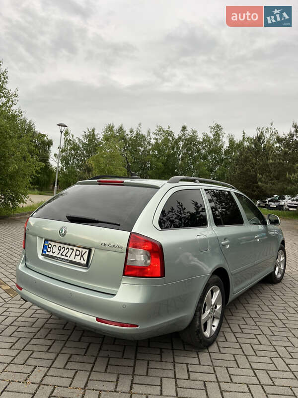 Універсал Skoda Octavia 2012 в Дрогобичі