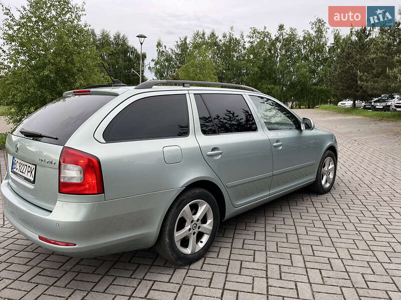 Універсал Skoda Octavia 2012 в Дрогобичі