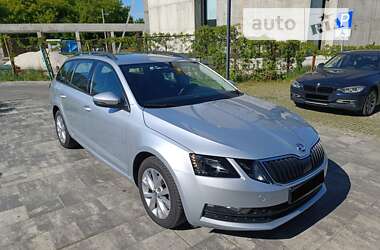 Универсал Skoda Octavia 2019 в Львове